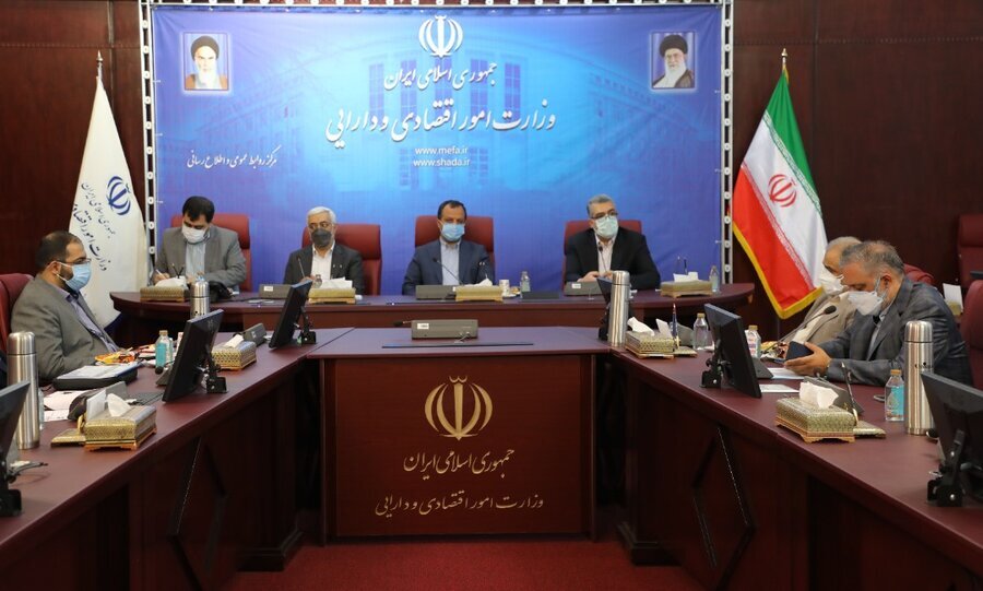 فرهنگ سهامداری و آموزش مردم در بازار سرمایه باید افزایش یابد