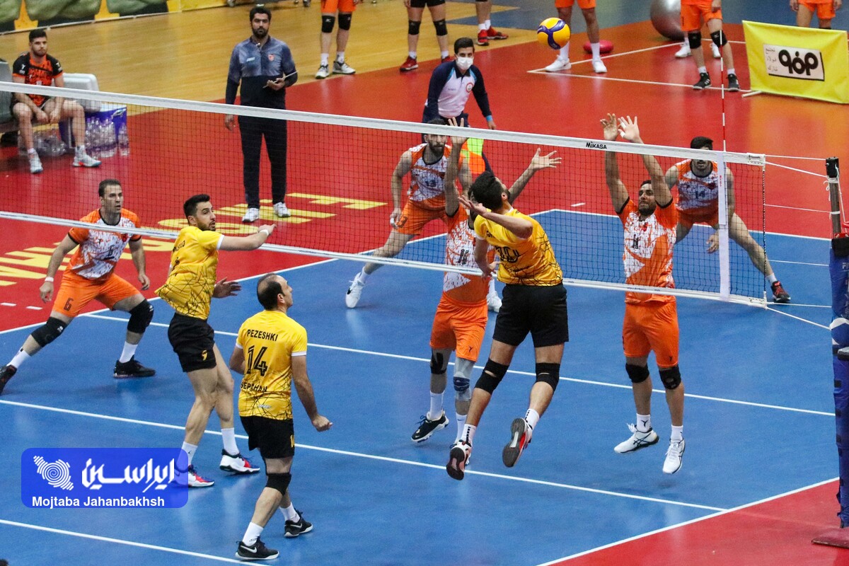 تلاش سیرجانی‌ها برای کسب سهمیه باقی‌مانده پلی‌آف مقابل سپاهان