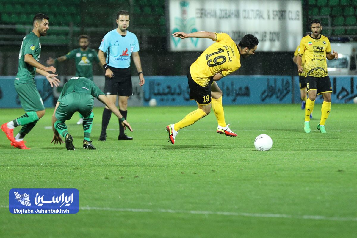 قیمت گذاری فضایی/ بلیط دربی اصفهان ۲۰۰ هزار تومان شد!