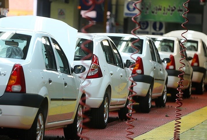 قیمت خودرو امروز ۲۵ آبان ۱۴۰۱/ افزایش ۶۰ میلیونی خودرو پس از سقف‌شکنی دلار 