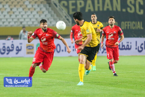 سپاهان ۴ _ تراکتور ۲/ خروش طوفان زرد در آستانه روز سپاهان