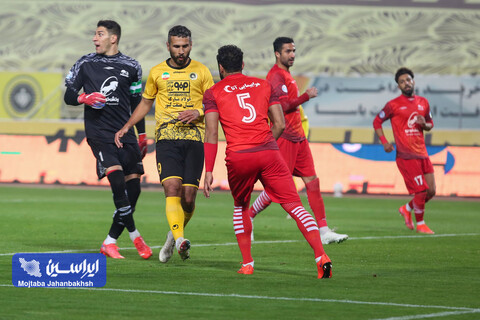 محرم روی نیکمت نشست، ساغلام در جایگاه ویژه