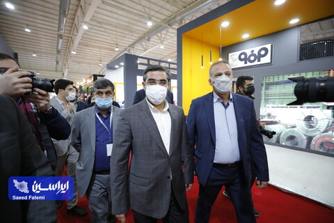 بازدید معاون امور صنایع وزارت صمت از غرفه گروه فولاد مبارکه در هجدهمین نمایشگاه متالورژی(ایران‌متافو)