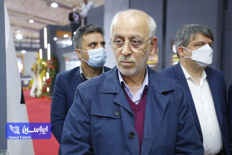 بازدید رئیس کمیسیون صنایع و معادن مجلس شورای اسلامی از غرفه گروه فولاد مبارکه