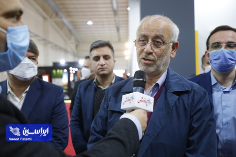 بازدید رئیس کمیسیون صنایع و معادن مجلس شورای اسلامی از غرفه گروه فولاد مبارکه