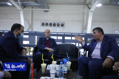 بازدید رئیس کمیسیون صنایع و معادن مجلس شورای اسلامی از غرفه گروه فولاد مبارکه