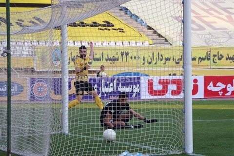 شیرهای زرد با شکست نفت به صدر رفتند