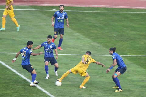 استقلال تهران با یک گل پیروز رقابت با طلایی‌پوشان شد