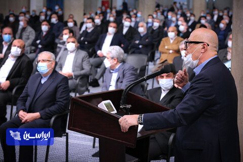 رهبر انقلاب در دیدار تولیدکنندگان و فعالان اقتصادی: