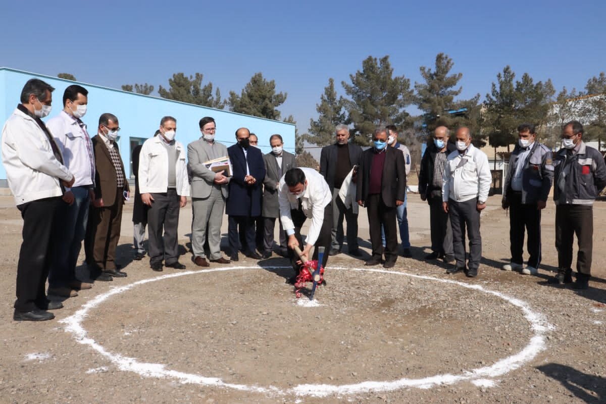 بازدید از شرکت لورچ تا گروه صنعتی انتخاب/۱۳ طرح صنعتی در دهه فجر افتتاح می‌شود