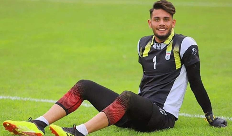 گلر جوان سپاهان به صنعت‌نفت آبادان پیوست 