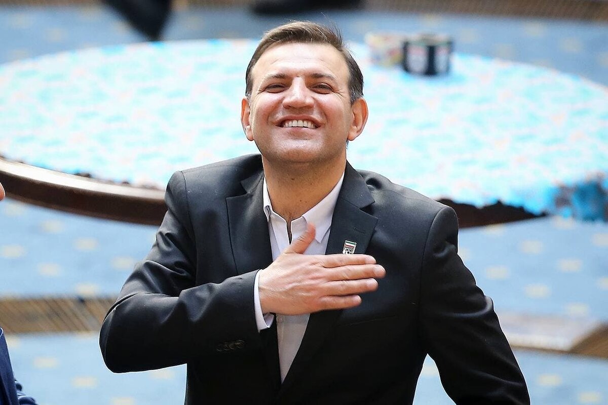 سایه روشن‌های عزیزی خادم/ از خوبان عالم تا برکناری