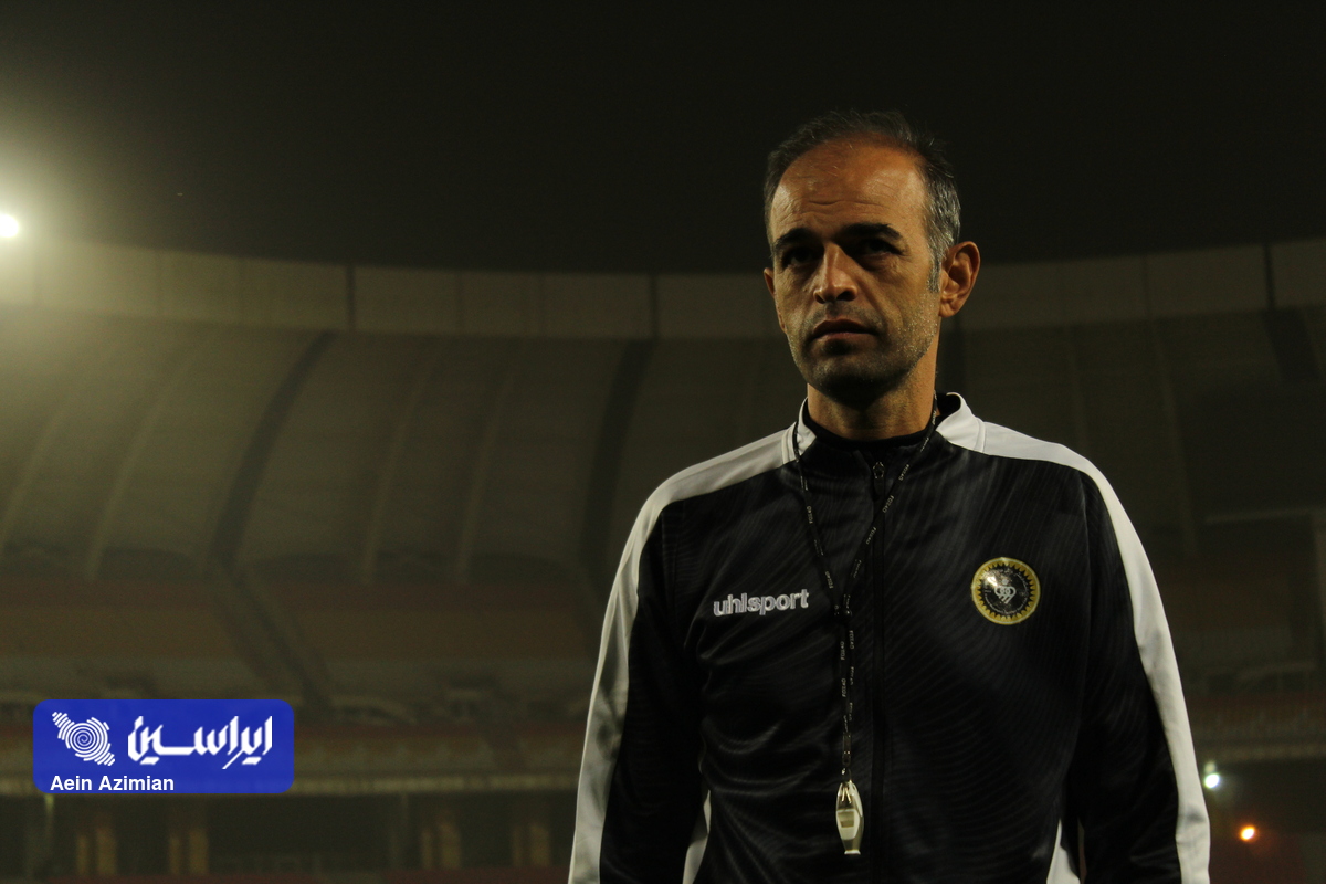 کناره‌گیری محرم نویدکیا از سرمربیگری سپاهان