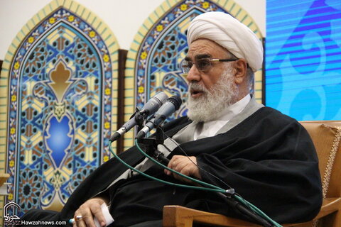 تاکید رهبری بر فقرزدایی