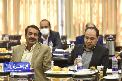 نشست هم‌اندیشی فولاد مبارکه با مراکز خدماتی و تبیین اهداف و استراتژی‌های ۱۴۰۱