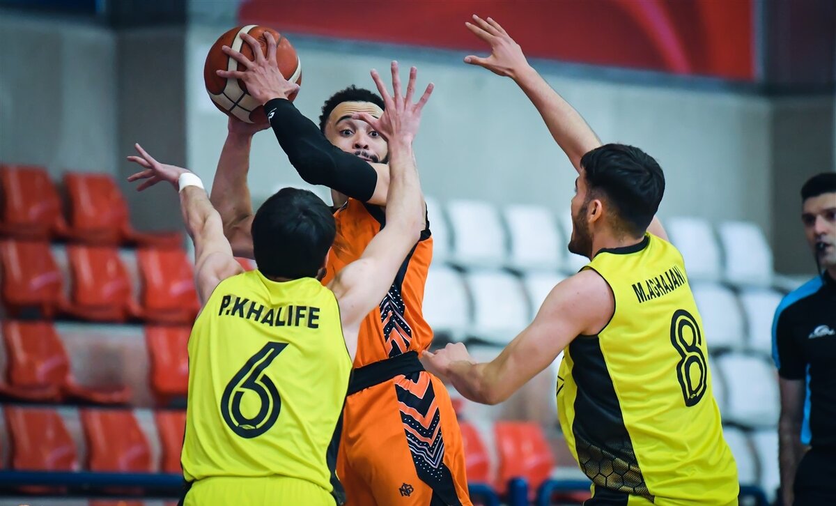 مس کرمان ۷۳ _ سپاهان ۶۱/ پایان کار طلایی‌پوشان