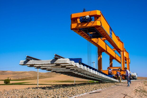 تقویت نهضت تولید داخل در حوزه ریلی با توجه به فناوری دانش‌بنیان
