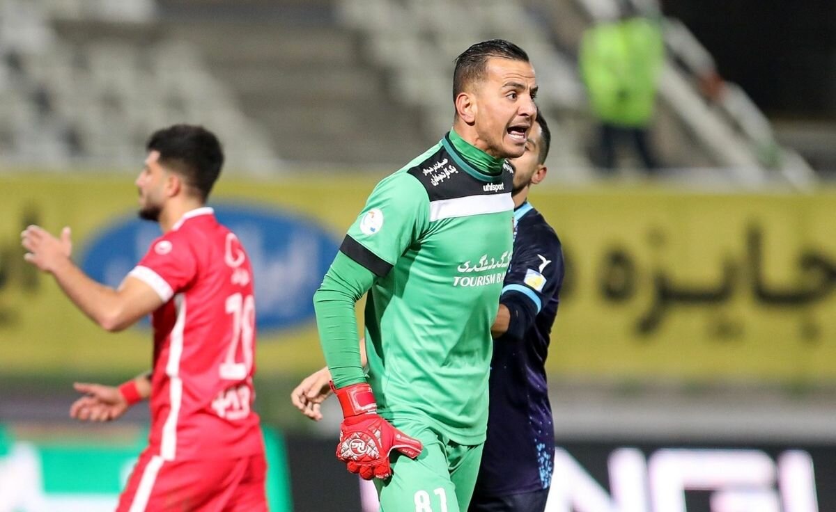 حامد لک از پرسپولیس کنار گذاشته شد