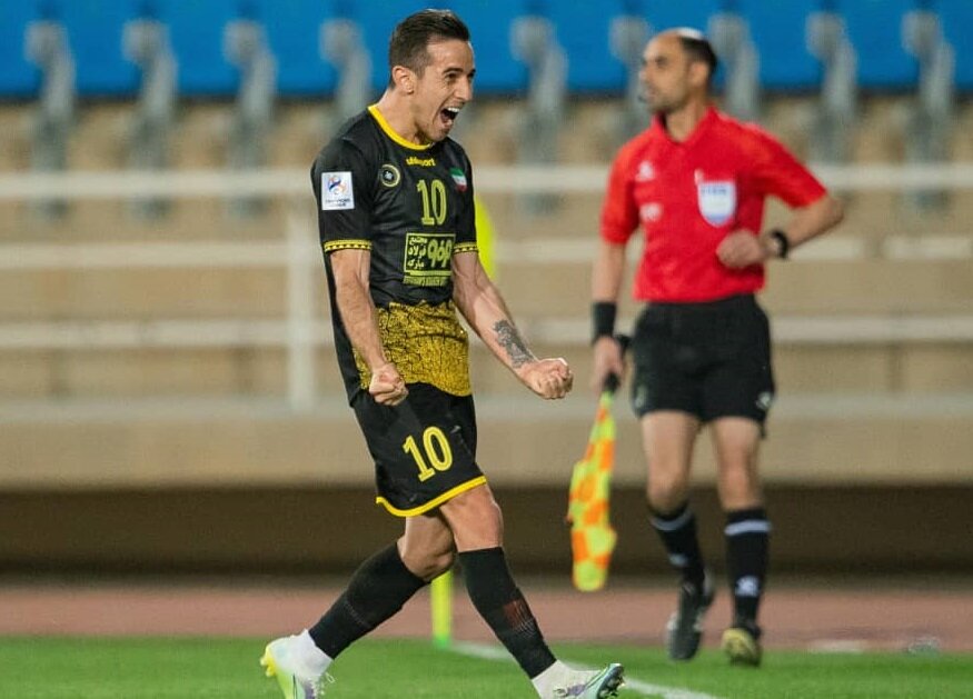 واکنش احمدزاده به فحاشی تماشاگران استقلال