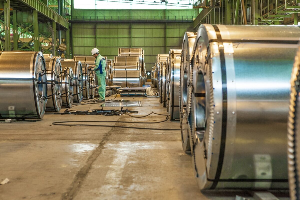 رکورد سالیانه تولید در خطوط اسکین‌پاس ناحیه نورد سرد فولاد مبارکه شکسته شد