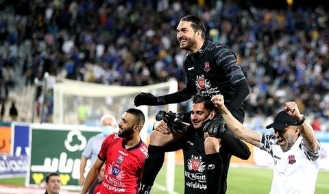 نساجی به فروش می‌رسد