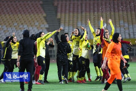 سپاهان برابر زارع باتری پیروز شد/ تساوی در دربی کرمان