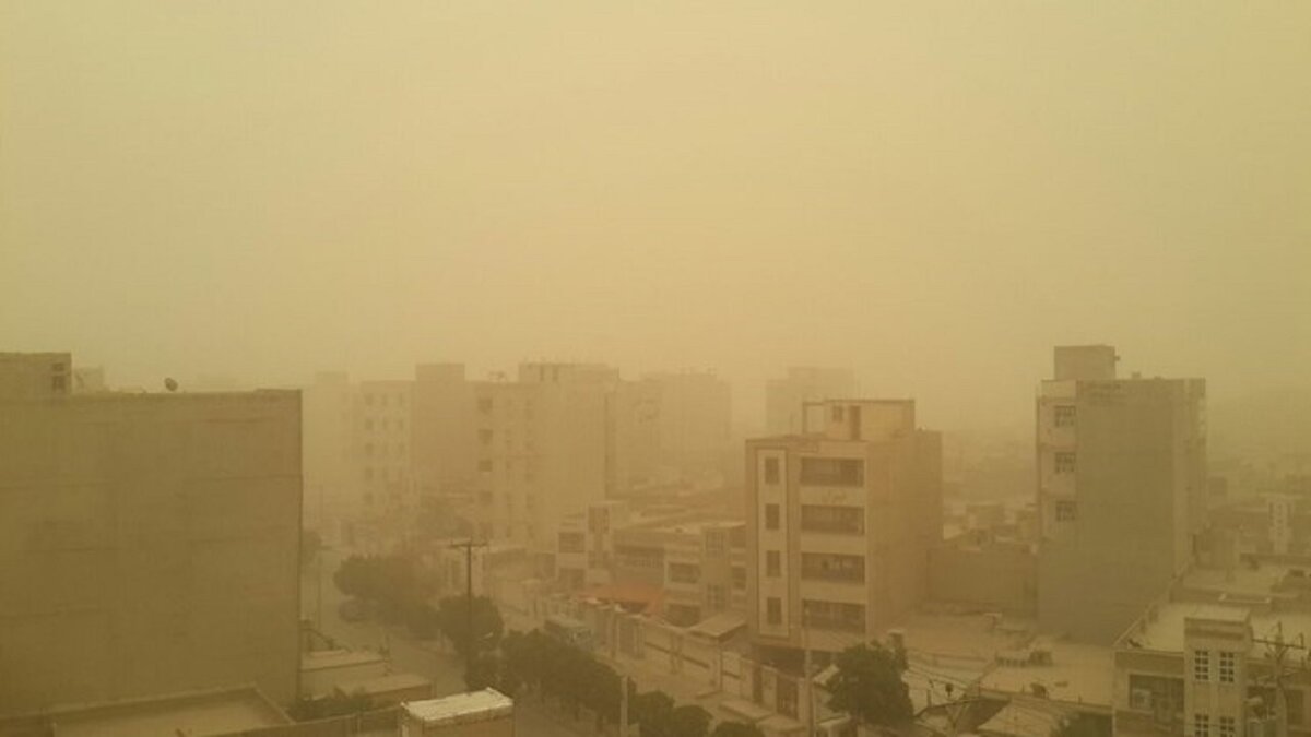 گرد و غبار در کمین است/ لزوم توجه بنگاه‌های اقتصادی به مقابله با بیابان‌زایی