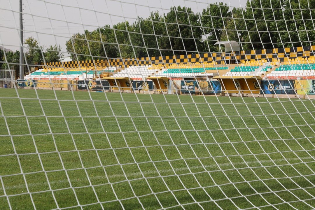 زمین چمن شماره یک کمپ باغ فردوس بهره‌برداری شد