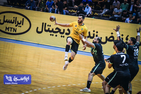 رقابت شانه به شانه سپاهان و شاملی/ پیروزی نزدیک زاگرس و رعد پدافند