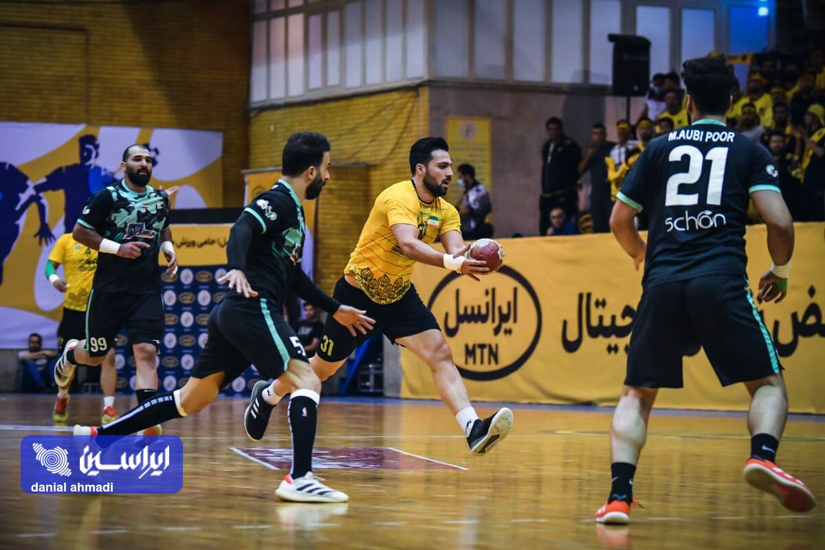 جدال مدعیان/ سپاهان و شاملی به هم رسیدند