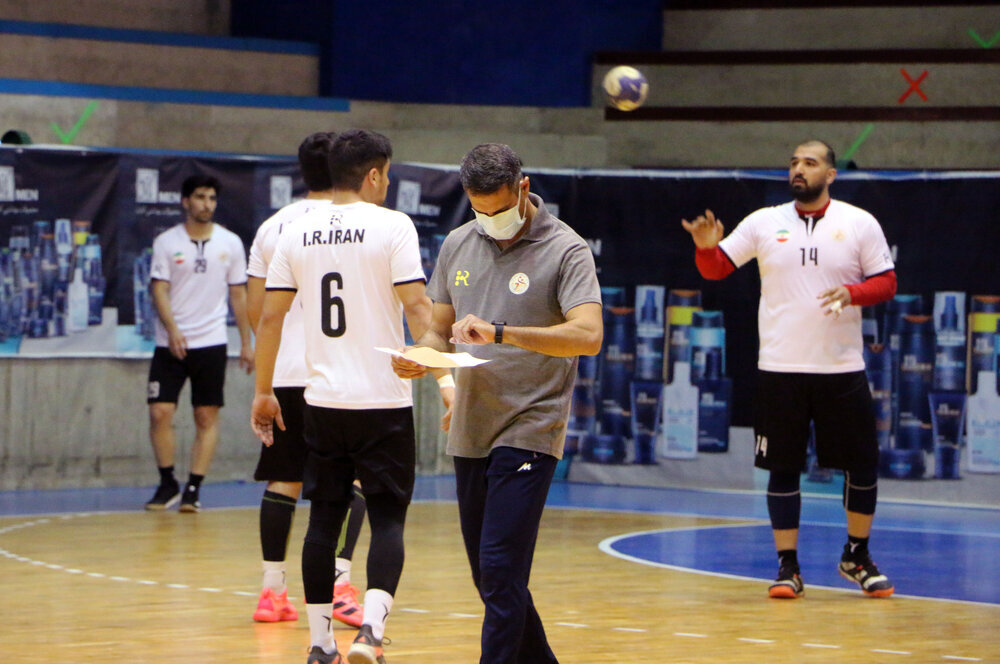 دو مربی خارجی به کادرفنی تیم ملی هندبال آمدند