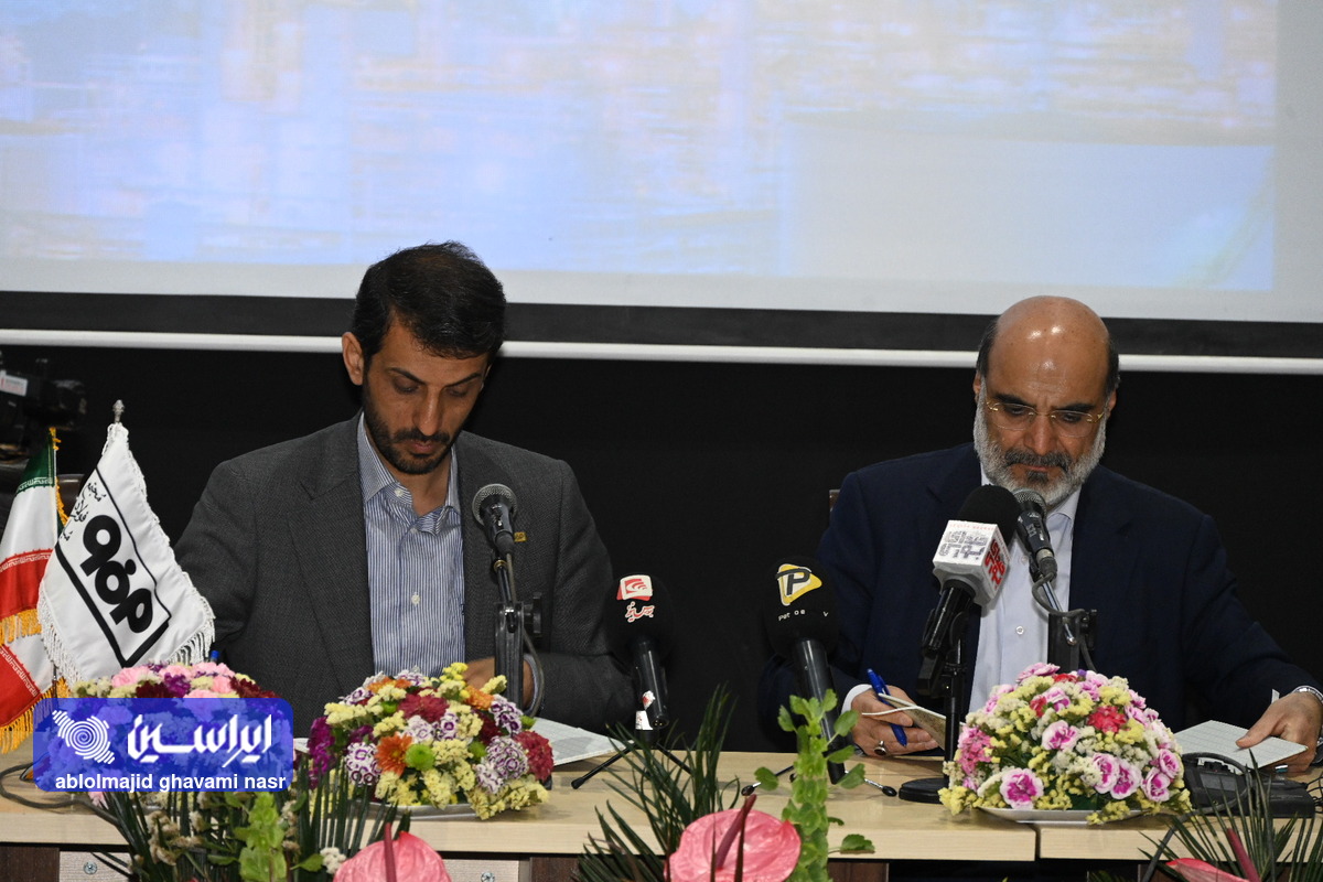 تفاهم‌نامه همکاری صنایع پتروشیمی خلیج فارس و فولاد مبارکه امضا شد