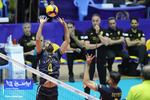 دیدار تیم‌های والیبال پیکان ایران و تاراز قزاقستان