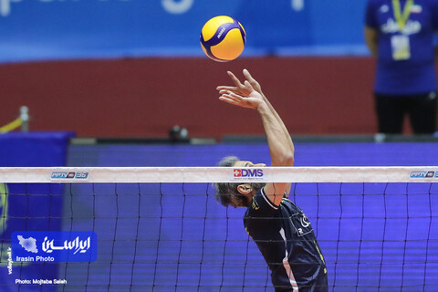 دیدار تیم‌های والیبال پیکان ایران و تاراز قزاقستان