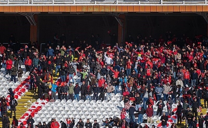 جنجال در تبریز/ بازی پرسپولیس و تراکتور نیمه تمام ماند