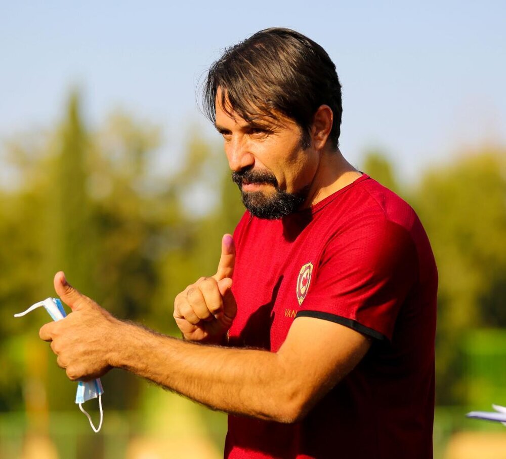 در لیگ دو فاصله تیم‌ها نزدیک است/ اتفاق بازی پرسپولیس و تراکتور برای ما هم رخ داد