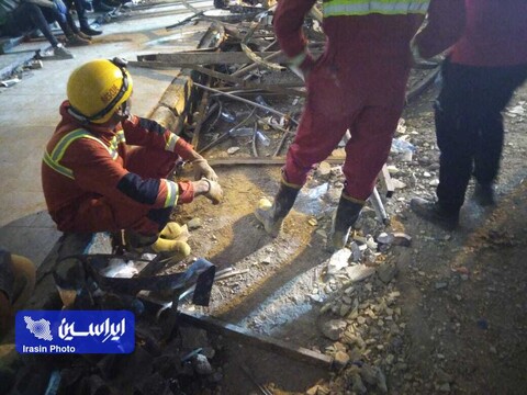 عملیات آواربرداری در ساختمان مترو پل