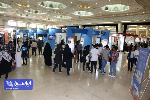 غرفه شرکت فولاد مبارکه در نخستین رویداد ملی "عصر امید "