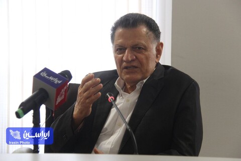 به‌جای خط دادن به صنایع بزرگ از آن‌ها خط بگیریم