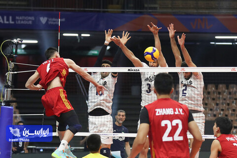 مصاف تیم ملی والیبال ایران و چین