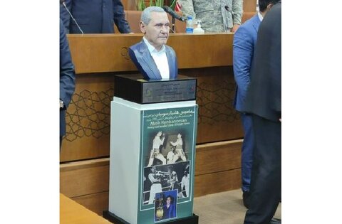 رونمایی از تندیس قهرمان بوکس ایران