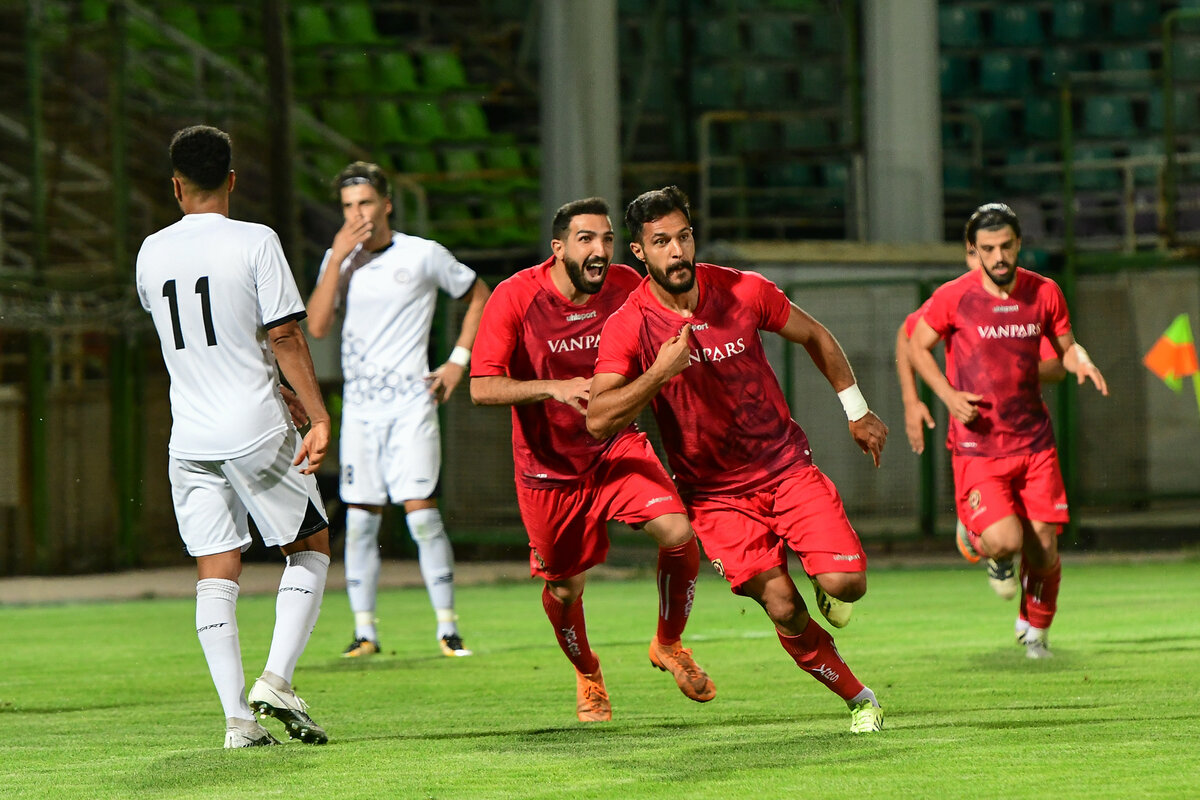  رمز موفقیت دست در دست یکدیگر دادن است 