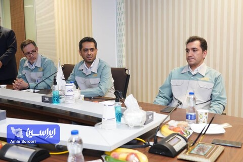 تفاهم‌نامه همکاری بین بانک تجارت و شرکت فولاد مبارکه