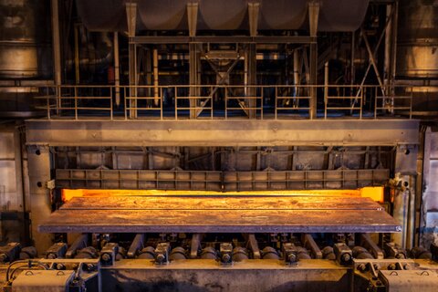 کارنامه ۷۲ سال گذشته فولاد نمایانگر رشد ۱۰۰ برابری تولید فولاد خام جهان