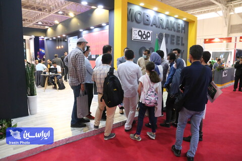 استقبال مردم از غرفه فولاد مبارکه در سومین روز نمایشگاه صنعت مالی