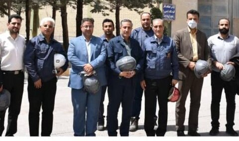 بازدید فرماندار لنجان از شرکت فرآورده‌های نسوز آذر