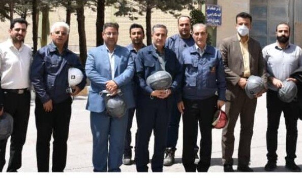 بازدید فرماندار لنجان از شرکت فرآورده‌های نسوز آذر