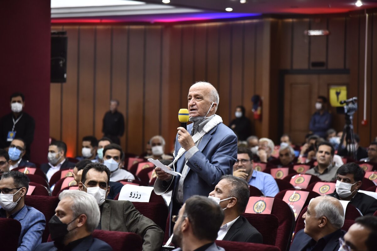 قدردانی رئیس هیئت مدیره کانون بازنشستگان فولاد مبارکه از مدیرعامل این شرکت