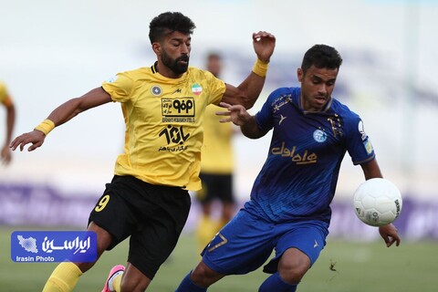 دیدار دو تیم استقلال و سپاهان