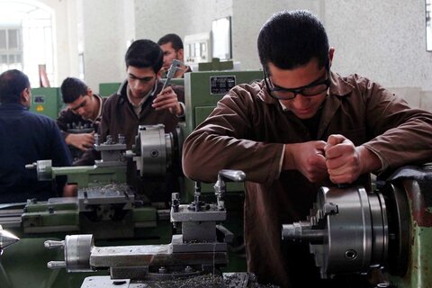 لزوم ارتقای فناورانه بنگاه‌های کوچک و  نوسازی و بازسازی آنها